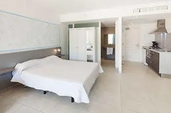 Appart hôtel Puerto Cala Vadella